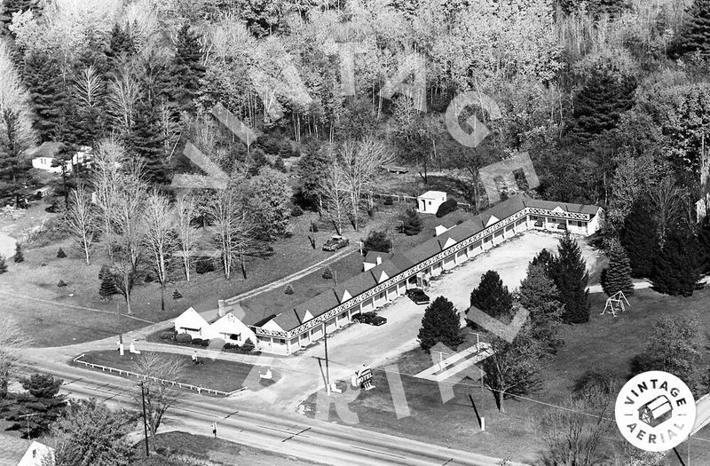 Blue Water Motel (Robbins Motel & Gift Shop) - 1964 Photo